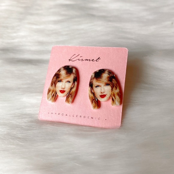 Taylor Swift Earrings - Picture 2 of 4